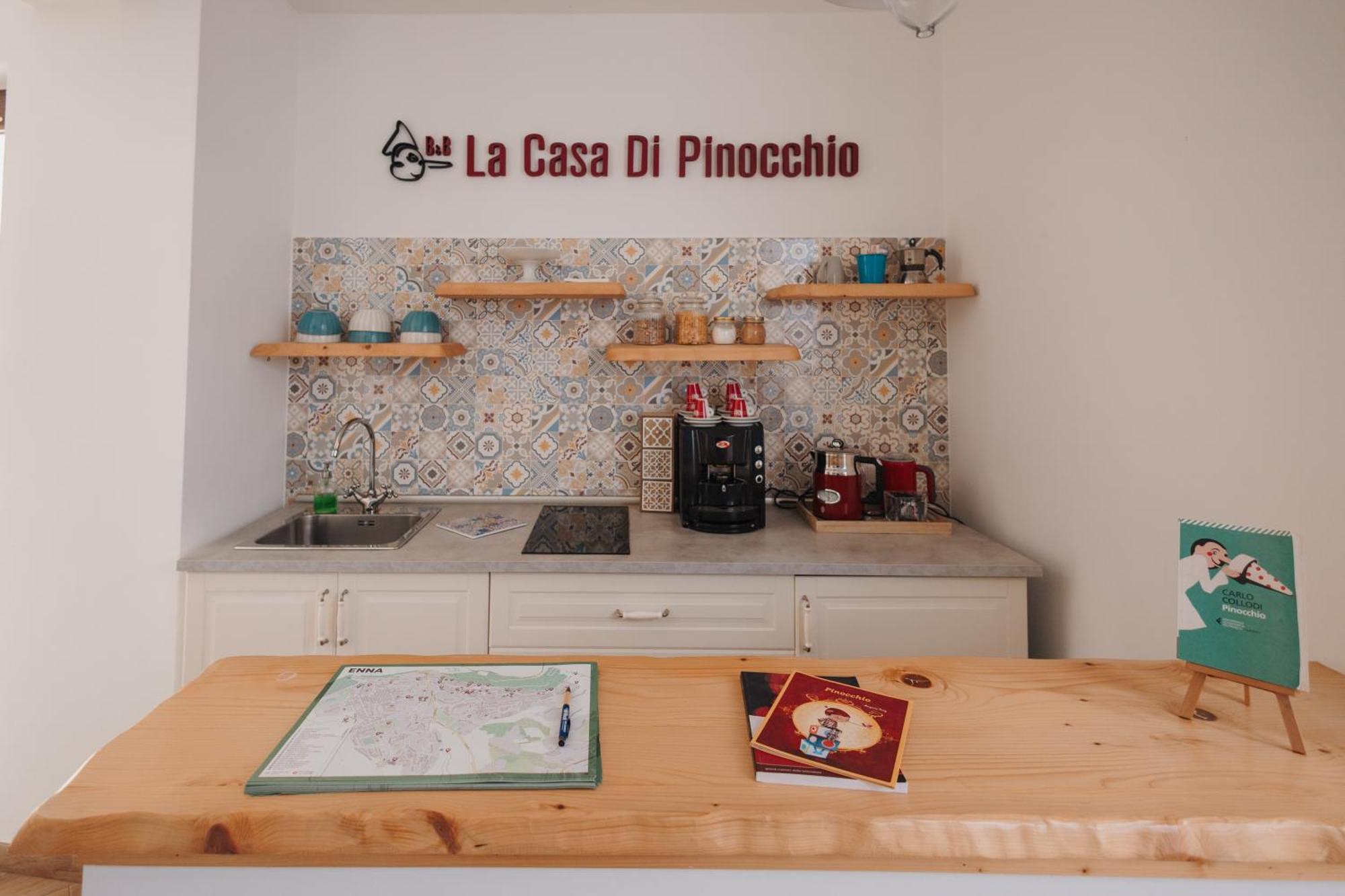 La Casa Di Pinocchio Hotel Ена Екстериор снимка