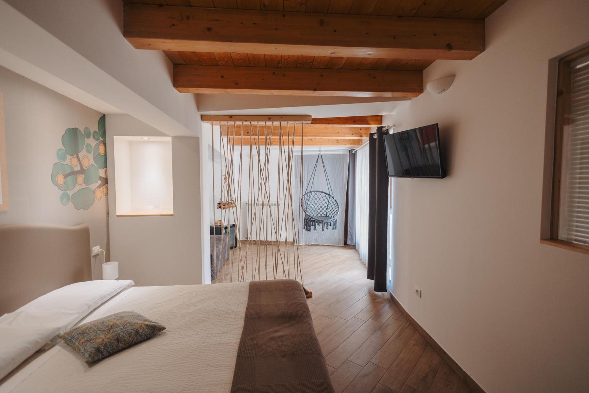 La Casa Di Pinocchio Hotel Ена Екстериор снимка