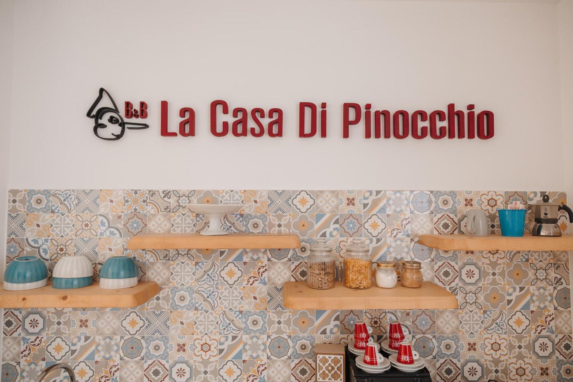 La Casa Di Pinocchio Hotel Ена Екстериор снимка