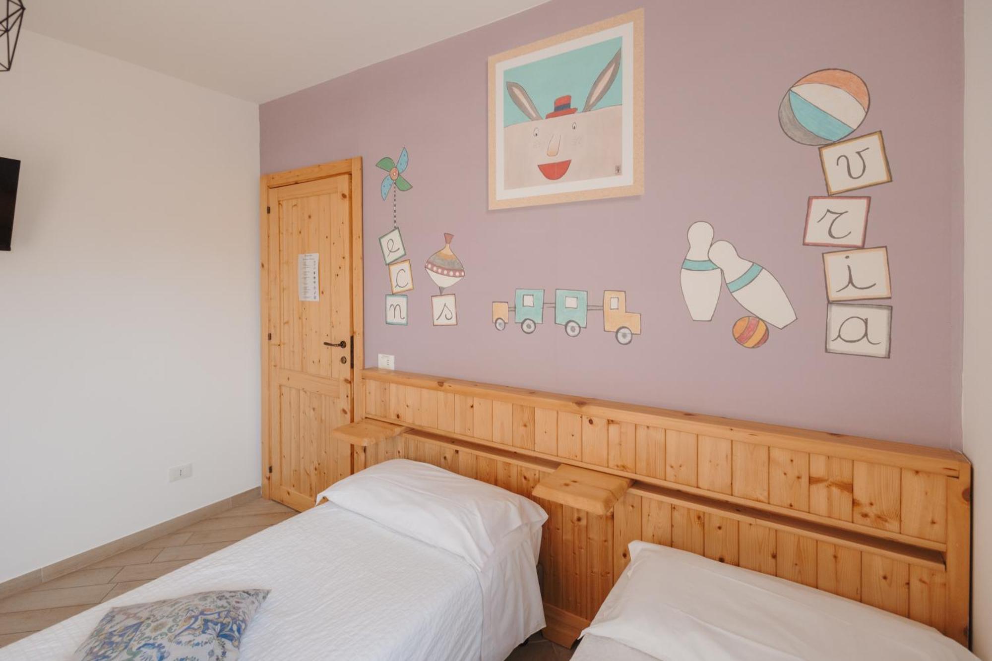 La Casa Di Pinocchio Hotel Ена Екстериор снимка