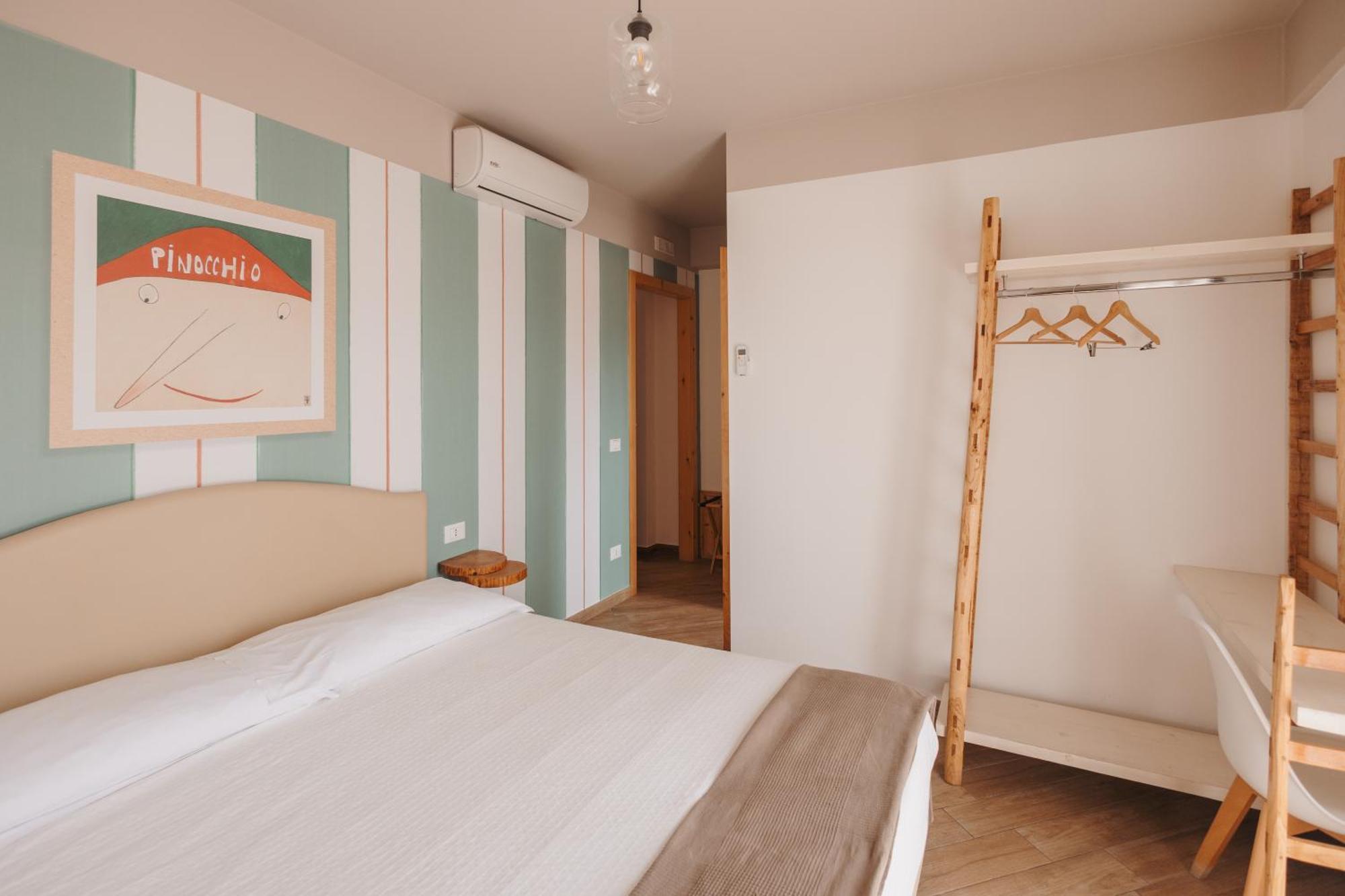 La Casa Di Pinocchio Hotel Ена Екстериор снимка